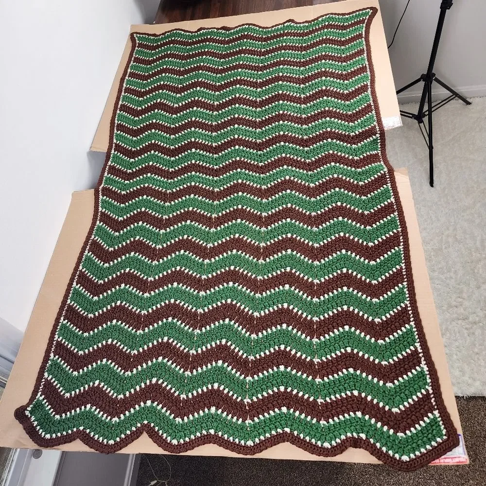 Handmade Crochet Throw Blanket Green Brown White Chevron Zigzag Scalloped Retro